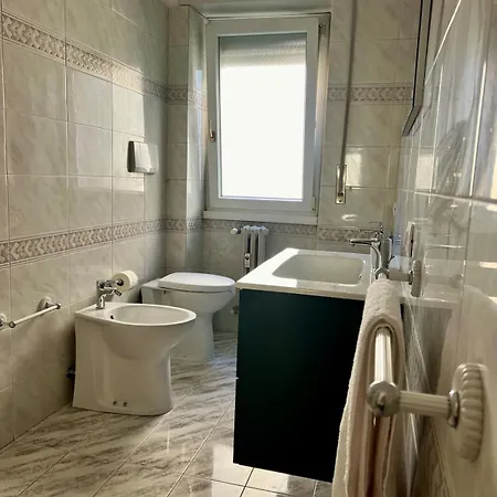 Bright & Spacious 4 Bedoom Near Metro In * רומא