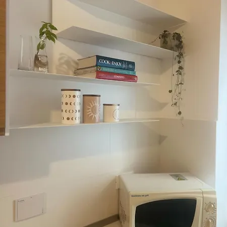 Bright & Spacious 4 Bedoom Near Metro In Daire